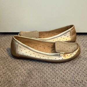Naturalizer Gold Perforated Loafers